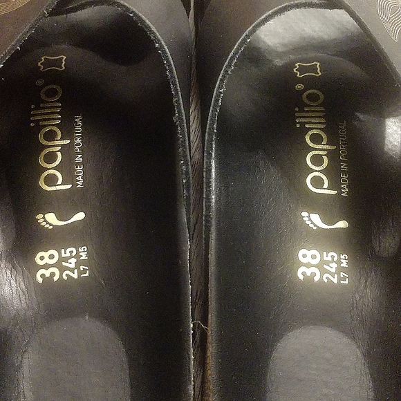 BIRKENSTOCK - Leather - Black & Gold sandals. Size 38 or 7/7.5. LIKE NEW - Picture 5 of 8